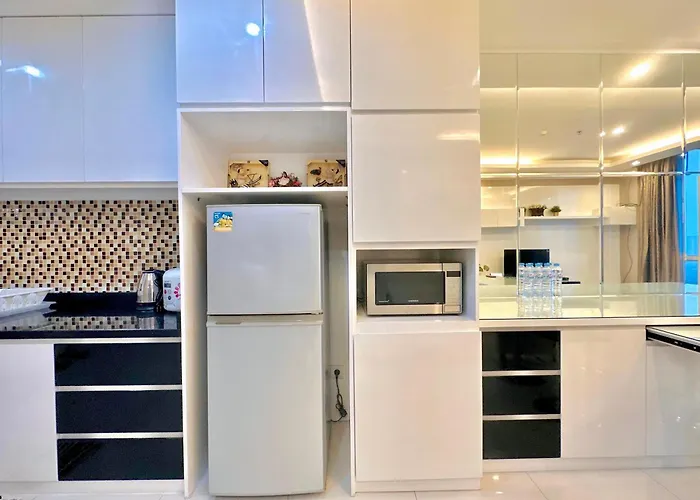 Opulence Corner 2Br Surabaya Apartment At Via Tower Ciputra World By Le Ciel Hospitality